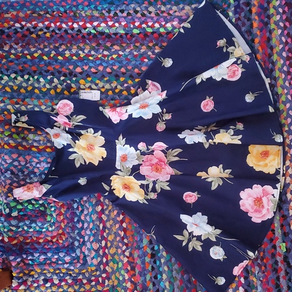 Floral Midi Dress - Picture 1 of 3